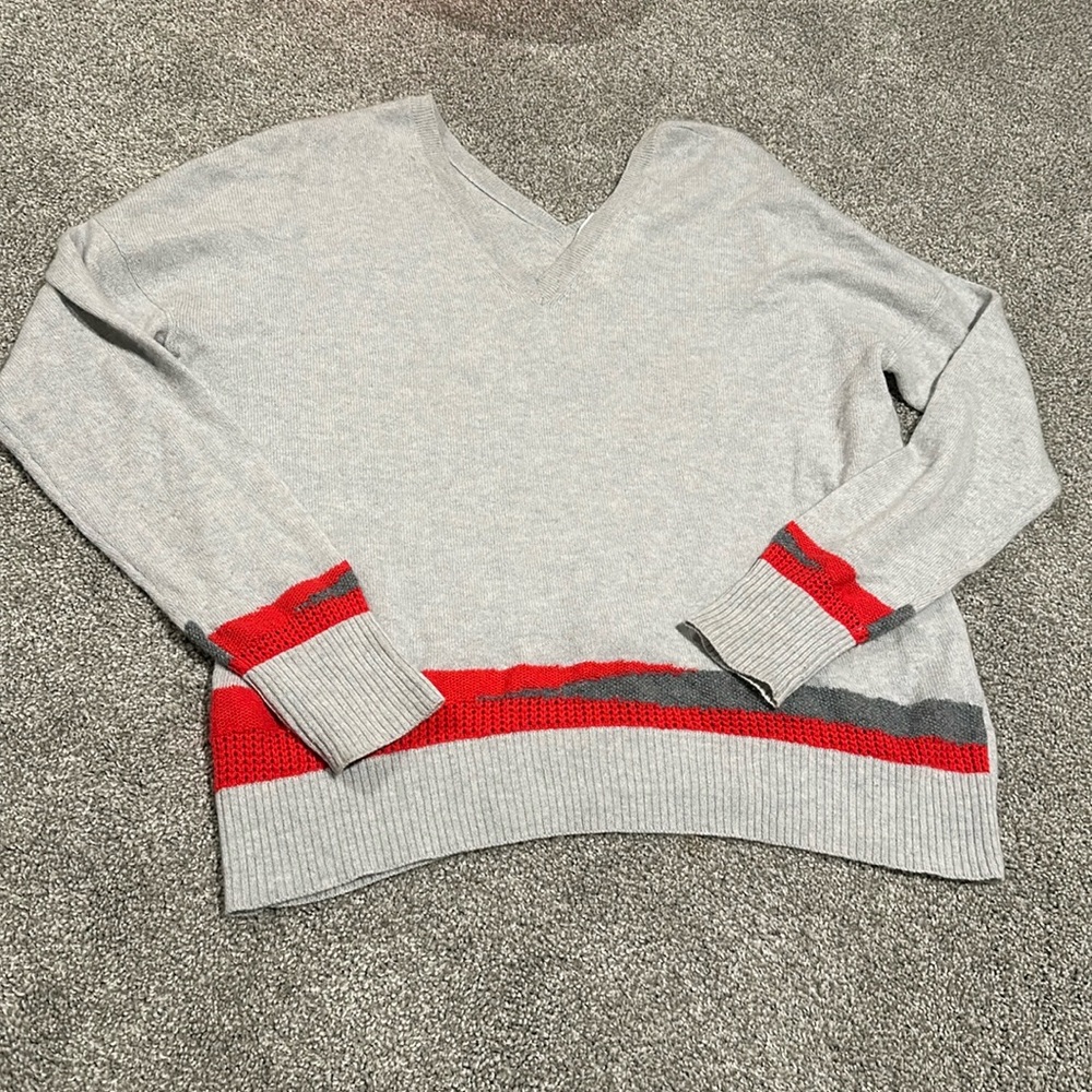 DUFFY 100% cashmere gray vneck sweater with‎ red and gray accents size M